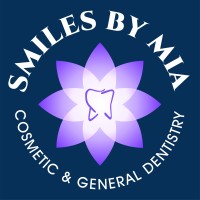 Smiles By Mia logo