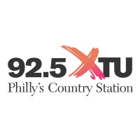 92.5 XTU - Philly's Country Station logo