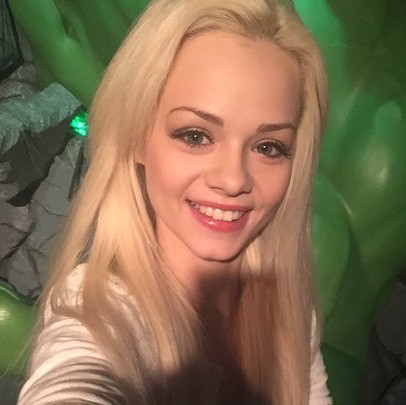 Contact Elsa Jean