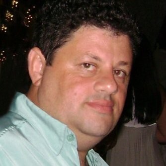 Cesar P Souza