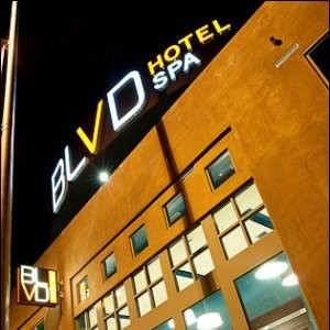 Contact Blvd Hotels