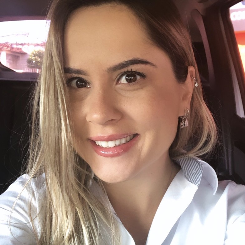 Ana Carolina Bueno