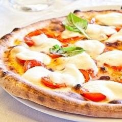 Image of Pizzolis Pizzeria