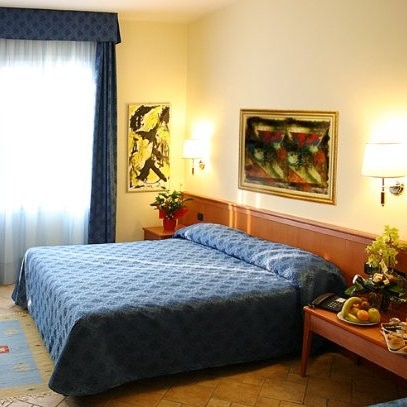 Hotel Padova Email & Phone Number