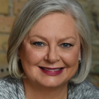 Image of Julie Holmes