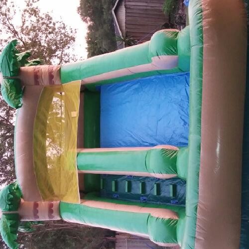 Contact Barefoot Bouncehouses