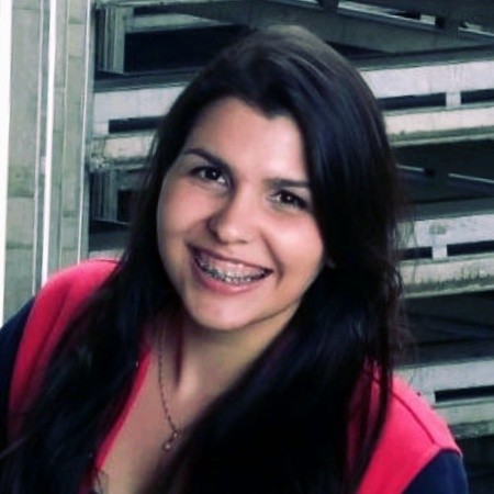 Anna Carolina Neves