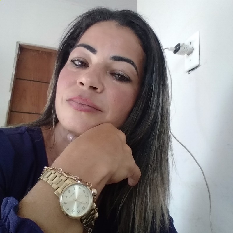 Claudia Souza Neves